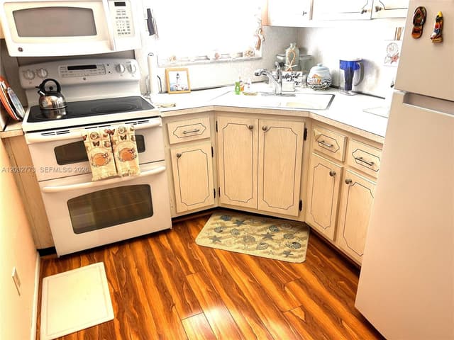 1750 Jefferson St # 303, Hollywood FL 33020 - Hollywood, FL - Photo 5