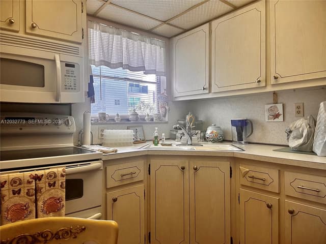 1750 Jefferson St # 303, Hollywood FL 33020 - Hollywood, FL - Photo 4