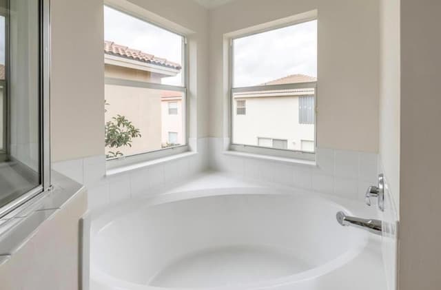 4147 Meade Way, West Palm Beach FL 33409 - West Palm Beach, FL - Photo 4