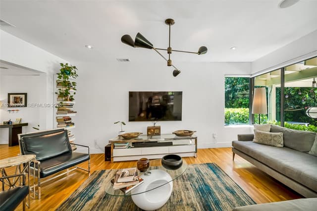 1172 NE 103rd St, Miami Shores FL 33138 - Miami Shores, FL - Photo 3