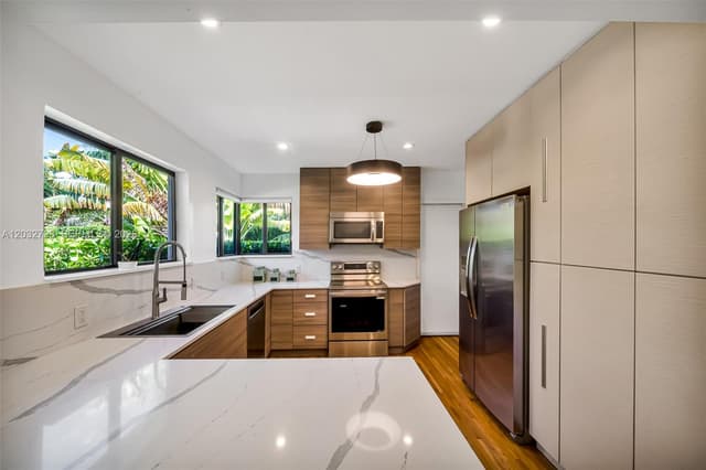 1172 NE 103rd St, Miami Shores FL 33138 - Miami Shores, FL - Photo 5