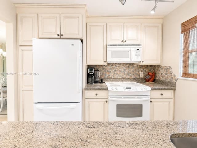 1042 North Dr # A, Delray Beach FL 33445 - Delray Beach, FL - Photo 6