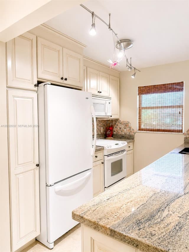 1042 North Dr # A, Delray Beach FL 33445 - Delray Beach, FL - Photo 5