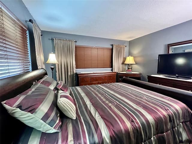 160 NE 8th Avenue # 1b, Hallandale Beach FL 33009 - Hallandale Beach, FL - Photo 6