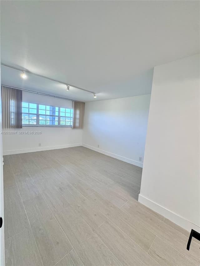 575 Oaks Ln # 1008, Pompano Beach FL 33069 - Pompano Beach, FL - Photo 6