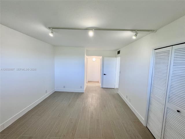 575 Oaks Ln # 1008, Pompano Beach FL 33069 - Pompano Beach, FL - Photo 7