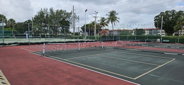 9823 S Hollybrook Lake Dr # 310, Pembroke Pines FL 33025 - Pembroke Pines, FL - Photo 7