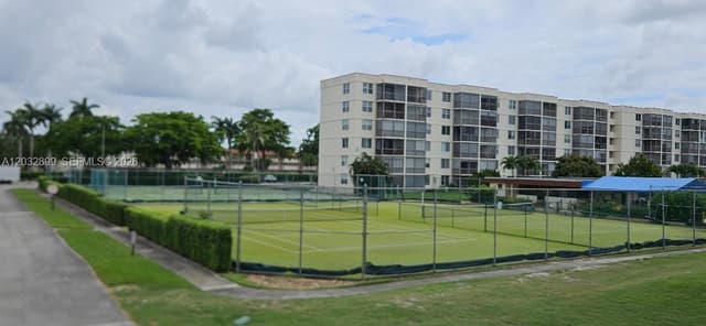 9823 S Hollybrook Lake Dr # 310, Pembroke Pines FL 33025 - Pembroke Pines, FL - Photo 3