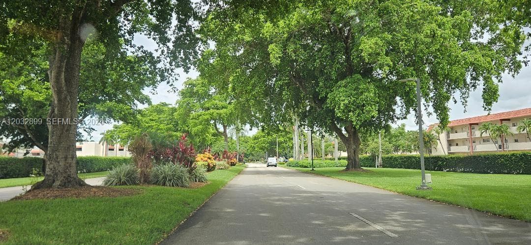 9823 S Hollybrook Lake Dr # 310, Pembroke Pines FL 33025 - Pembroke Pines, FL - Photo 1