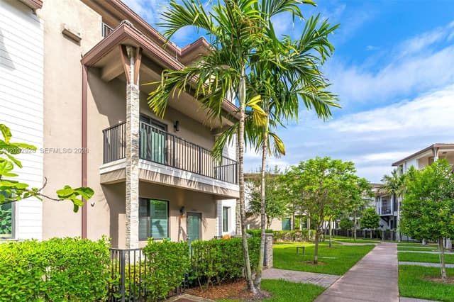 4963 NW 83rd Path # 4963, Doral FL 33166 - Doral, FL - Photo 3