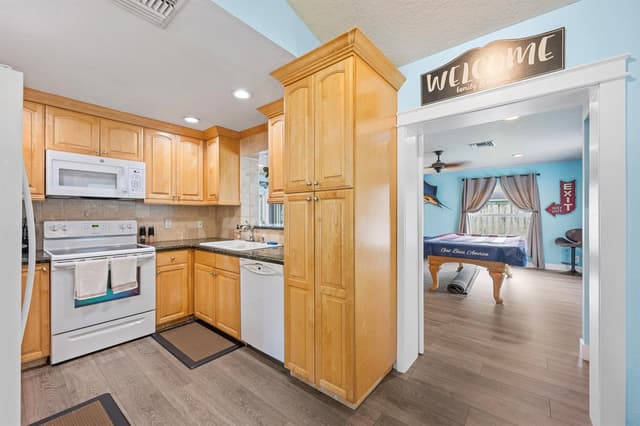 128 Banyan Circle, Jupiter FL 33458 - Jupiter, FL - Photo 5
