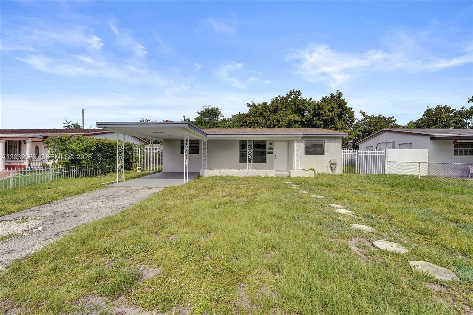 1140 N 74th Way, Hollywood FL 33024