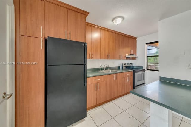 4081 N Dixie Hwy # 27, Oakland Park FL 33334 - Oakland Park, FL - Photo 5