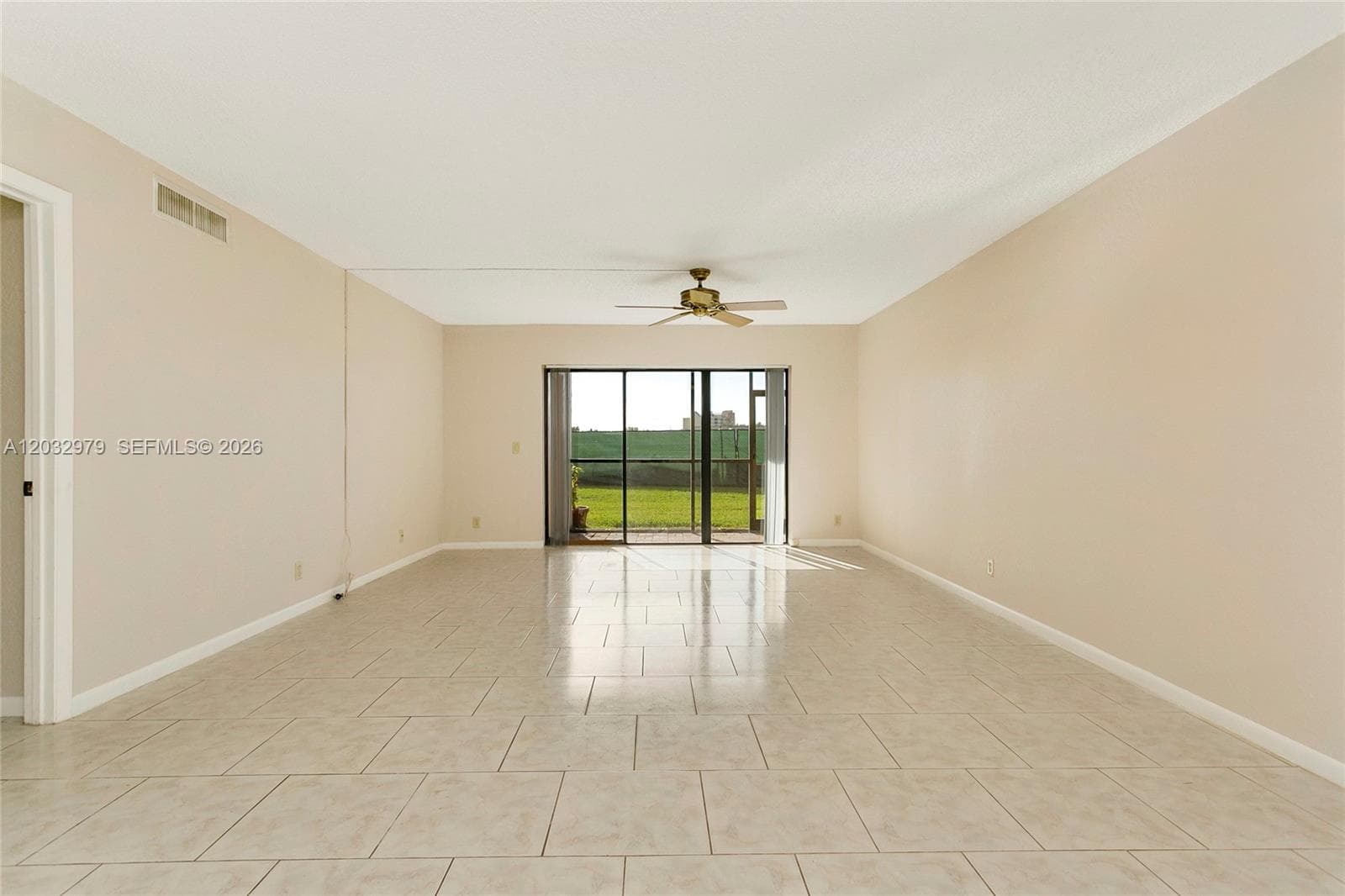 300 Racquet Club Rd # 104, Weston FL 33326 - Weston, FL - Photo 1