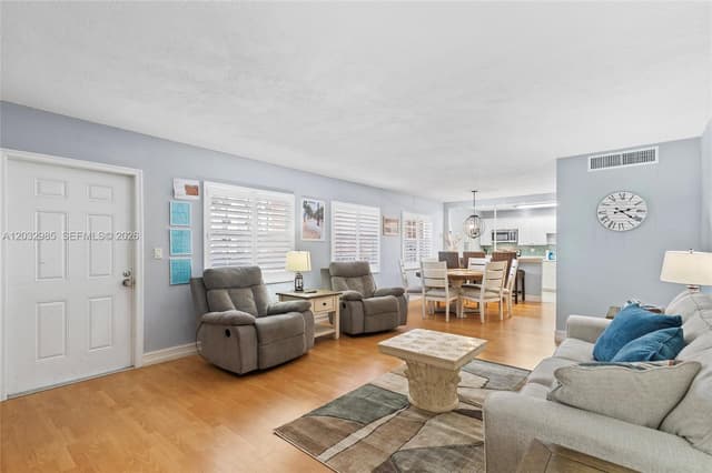 2424 NE 9th St # 207, Fort Lauderdale FL 33304 - Fort Lauderdale, FL - Photo 2