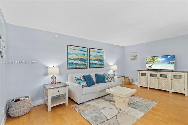 2424 NE 9th St # 207, Fort Lauderdale FL 33304 - Fort Lauderdale, FL - Photo 4