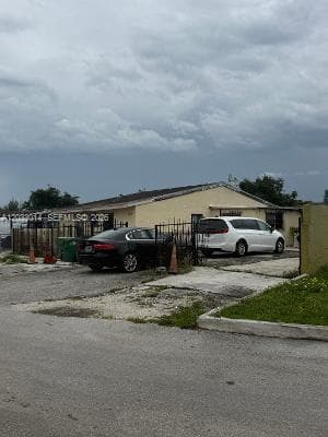 21407 NW 39th Ave, Miami Gardens FL 33055