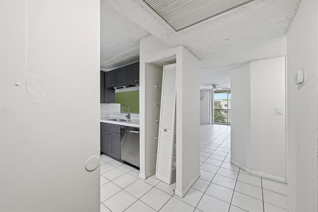 10501 W Broward Boulevard # 405, Plantation FL 33324 - Plantation, FL - Photo 4