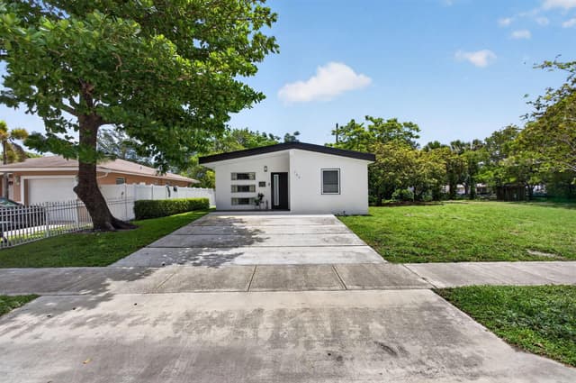 700 NW 17th Terrace, Pompano Beach FL 33069 - Pompano Beach, FL - Photo 2
