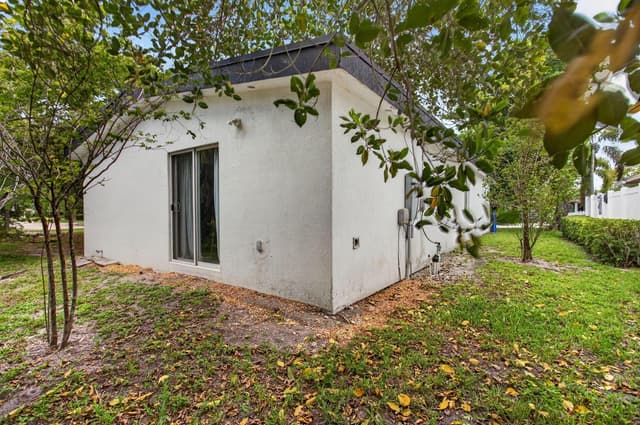 700 NW 17th Terrace, Pompano Beach FL 33069 - Pompano Beach, FL - Photo 6