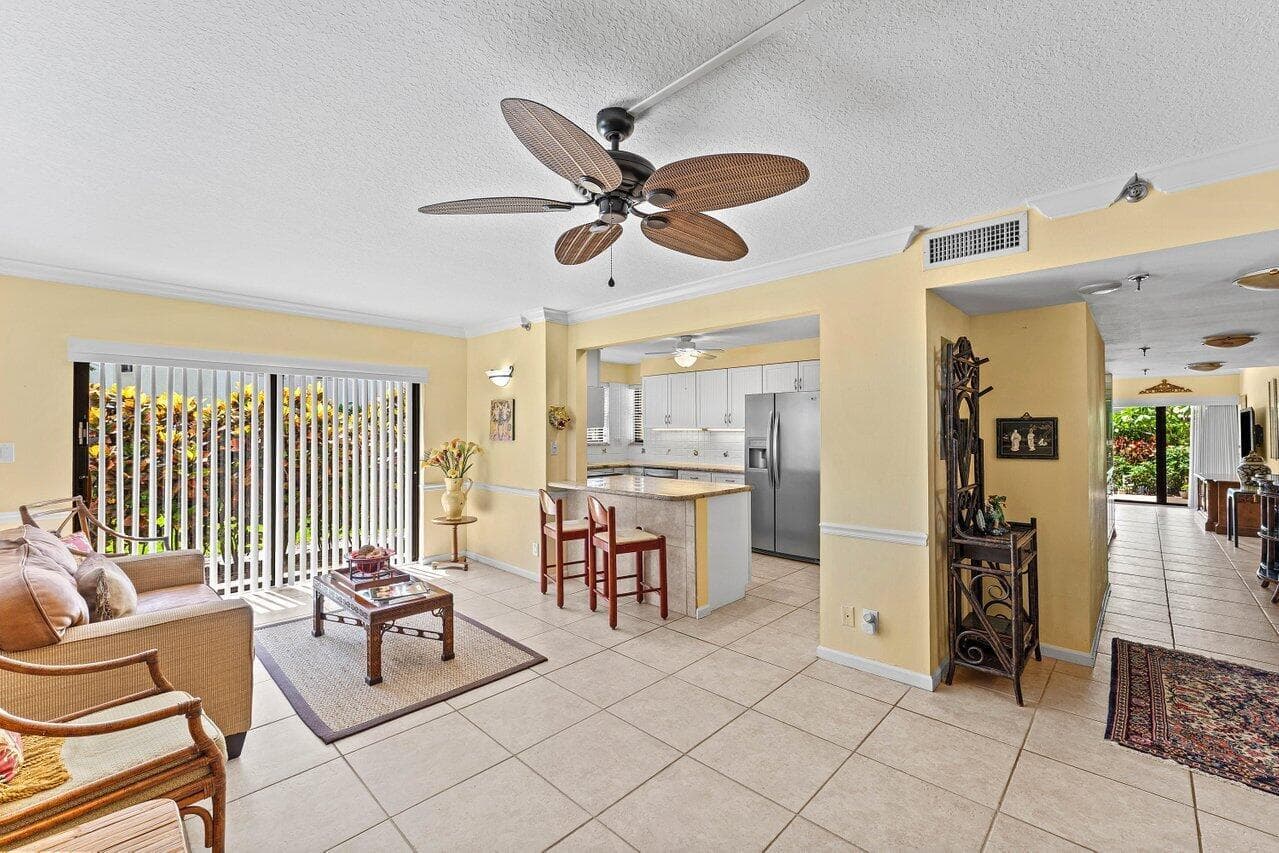 372 Golfview Road # 101, North Palm Beach FL 33408