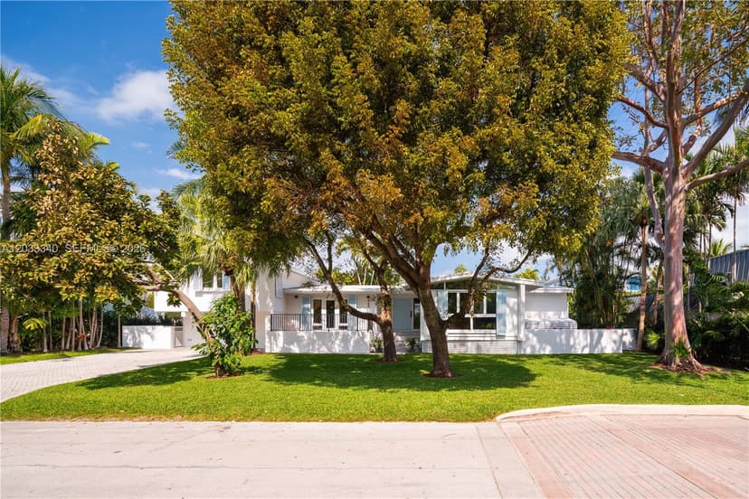 669 S Mashta Dr, Key Biscayne FL 33149