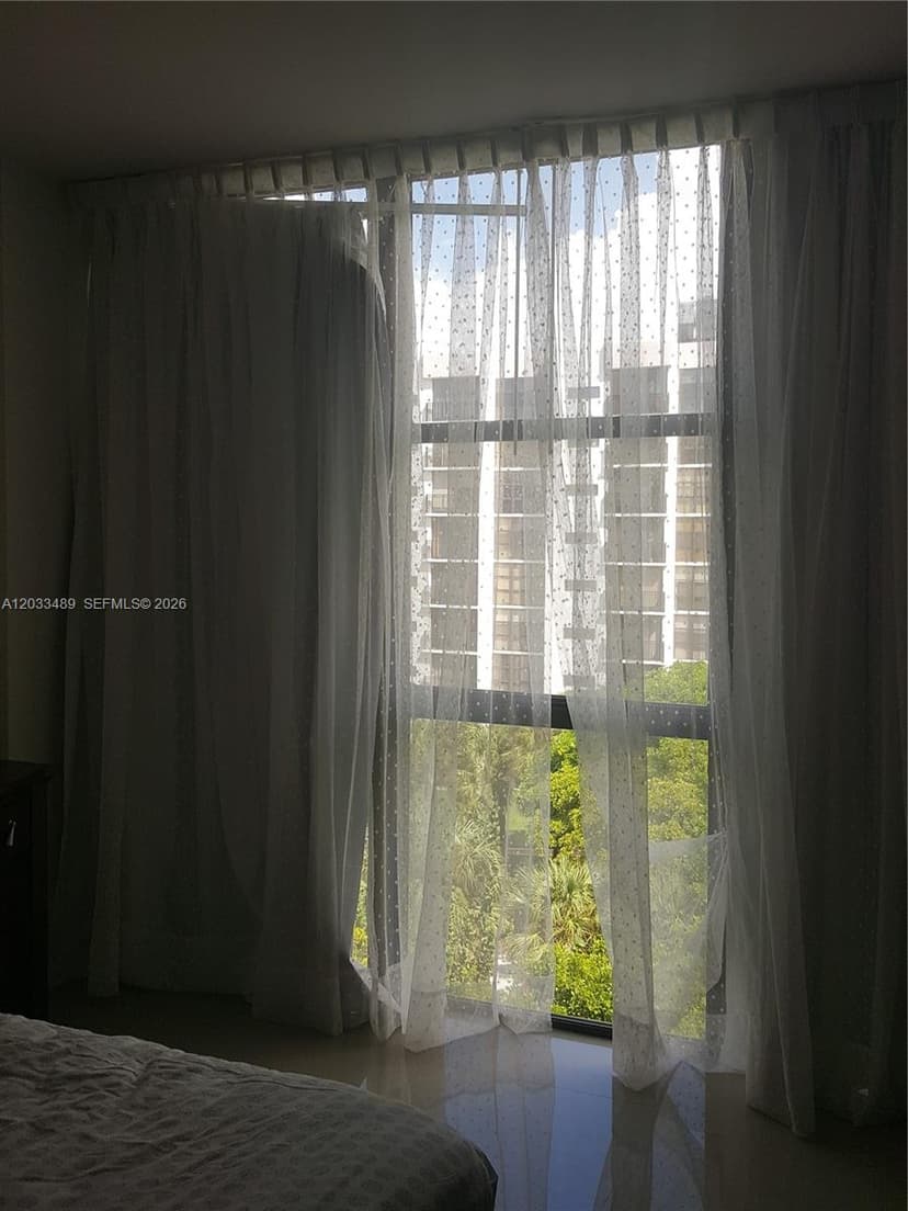 16919 N Bay Rd # 608, Sunny Isles Beach FL 33160