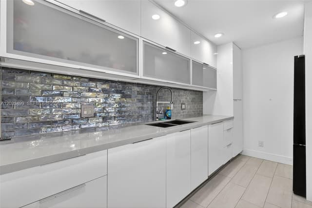 877 NE 195th St # 422, Miami FL 33179 - Miami, FL - Photo 6