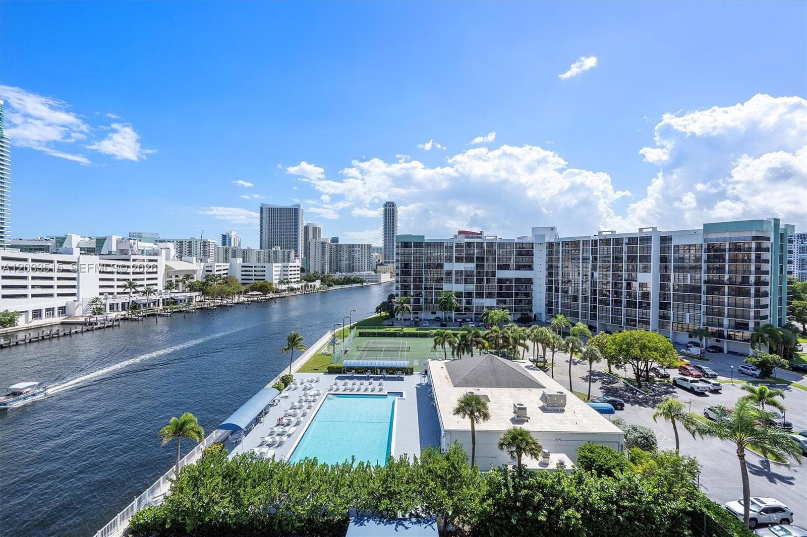 600 Parkview Dr # 815, Hallandale Beach FL 33009 - Hallandale Beach, FL - Photo 1