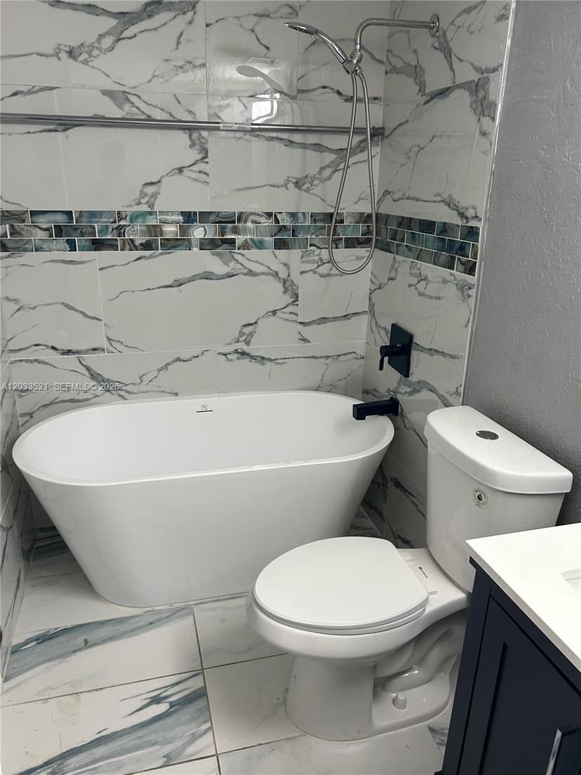 201 Lake Pointe Dr # 203, Oakland Park FL 33309