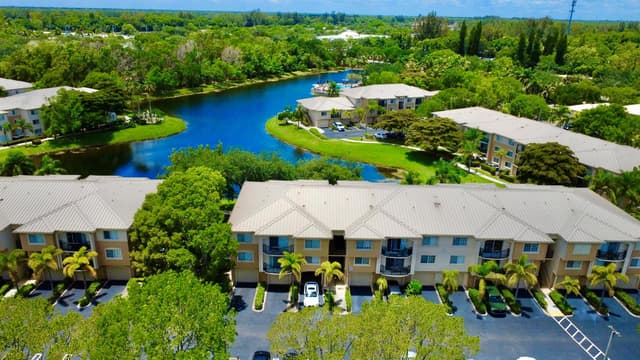 500 N Crestwood Ct Court N # 502, Royal Palm Beach FL 33411 - Royal Palm Beach, FL - Photo 2