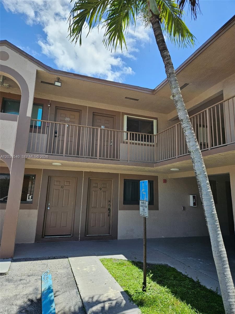 2348 W 56th St # 19, Hialeah FL 33016 - Hialeah, FL - Photo 1