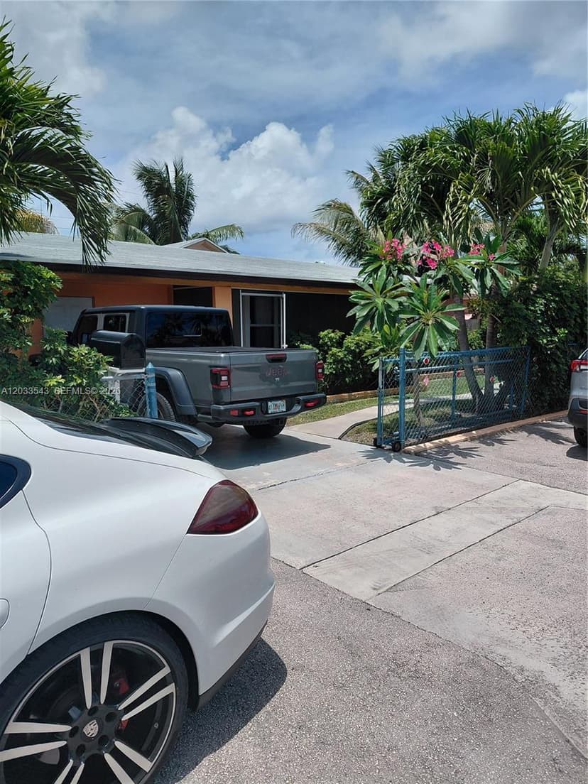 1307 SE Flamingo Dr, Lantana FL 33462
