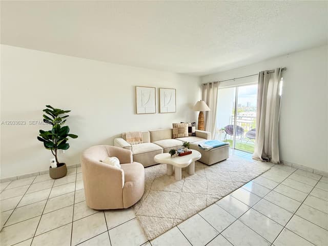 400 Kings Point Dr # 928, Sunny Isles Beach FL 33160 - Sunny Isles Beach, FL - Photo 2