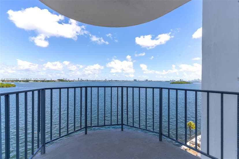 11930 N Bayshore Dr # 704, North Miami FL 33181