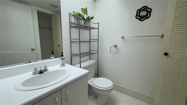 1200 SW 137th Ave # 211E, Pembroke Pines FL 33027 - Pembroke Pines, FL - Photo 4