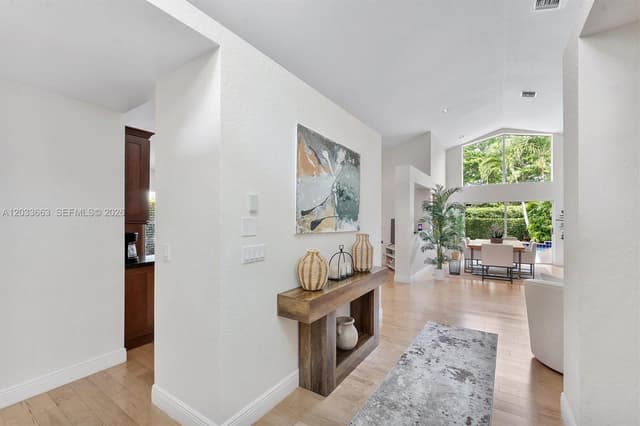 2013 Island Cir, Weston FL 33326 - Weston, FL - Photo 6