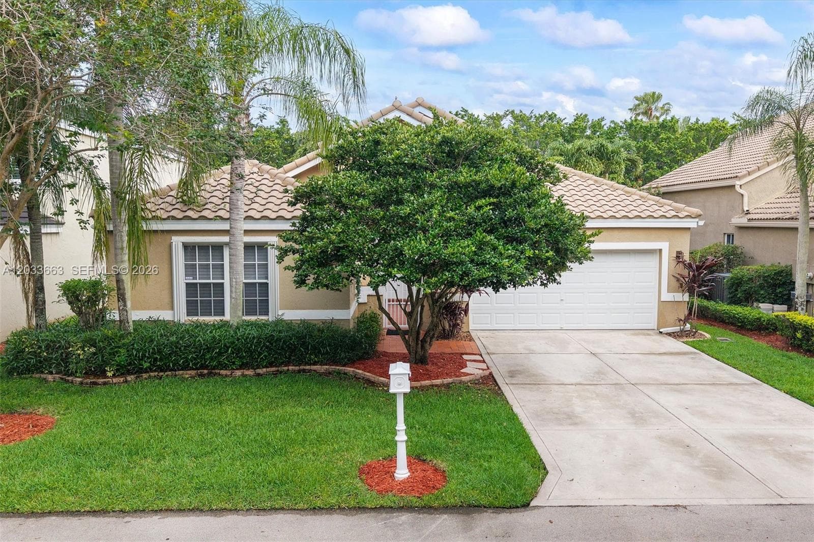 2013 Island Cir, Weston FL 33326 - Weston, FL - Photo 1