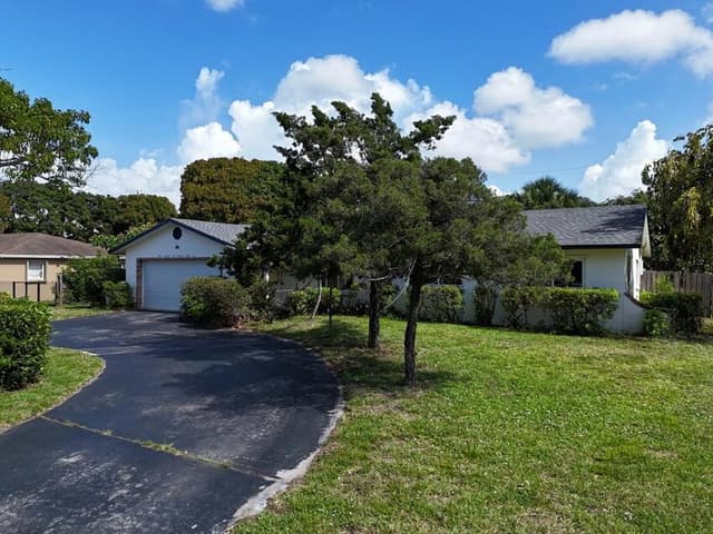 4639 Franwood Drive, Delray Beach FL 33445 - Delray Beach, FL - Photo 2