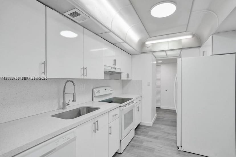 3821 Environ Blvd # 403, Lauderhill FL 33319