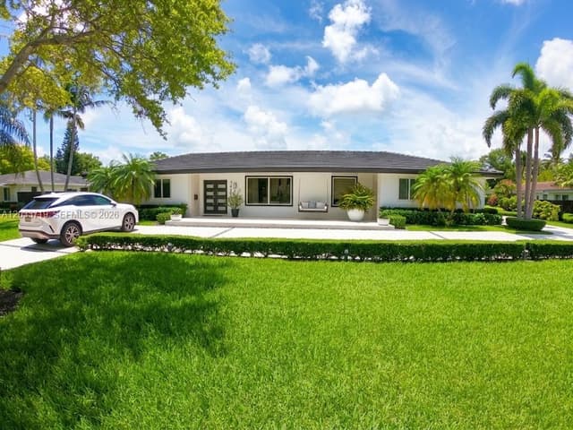 14500 SW 84th Ave, Palmetto Bay FL 33158 - Palmetto Bay, FL - Photo 2