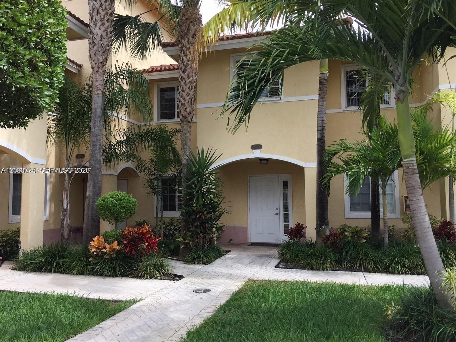 2066 NE 167th St # 108, North Miami Beach FL 33162 - North Miami Beach, FL - Photo 1