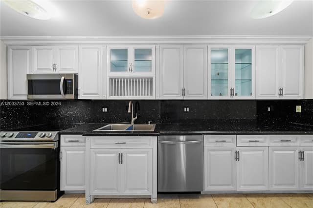 18011 Biscayne Blvd # 902, Aventura FL 33160 - Aventura, FL - Photo 4