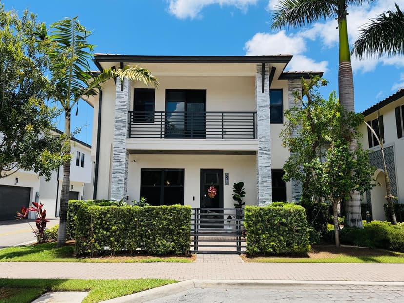 8288 NW 44th Terrace, Doral FL 33166