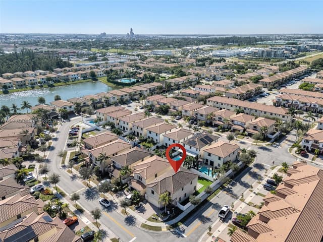 8894 W 34th Ave, Hialeah FL 33018 - Hialeah, FL - Photo 6