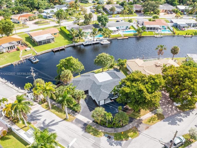 2856 NW 10th Ave, Wilton Manors FL 33311 - Wilton Manors, FL - Photo 2