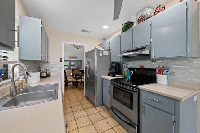 8108 NW 100th Way, Tamarac FL 33321 - Tamarac, FL - Photo 4