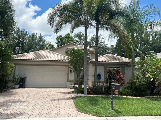 6256 Via Primo Street, Lake Worth FL 33467 - Lake Worth, FL - Photo 2