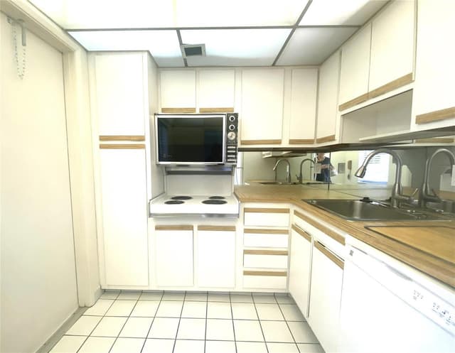 2671 S Course Drive # 602, Pompano Beach FL 33069 - Pompano Beach, FL - Photo 4