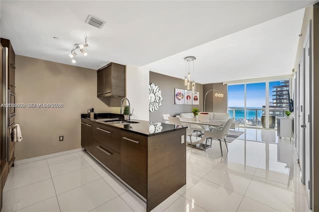 485 Brickell Ave # 3109, Miami FL 33131 - Miami, FL - Photo 4
